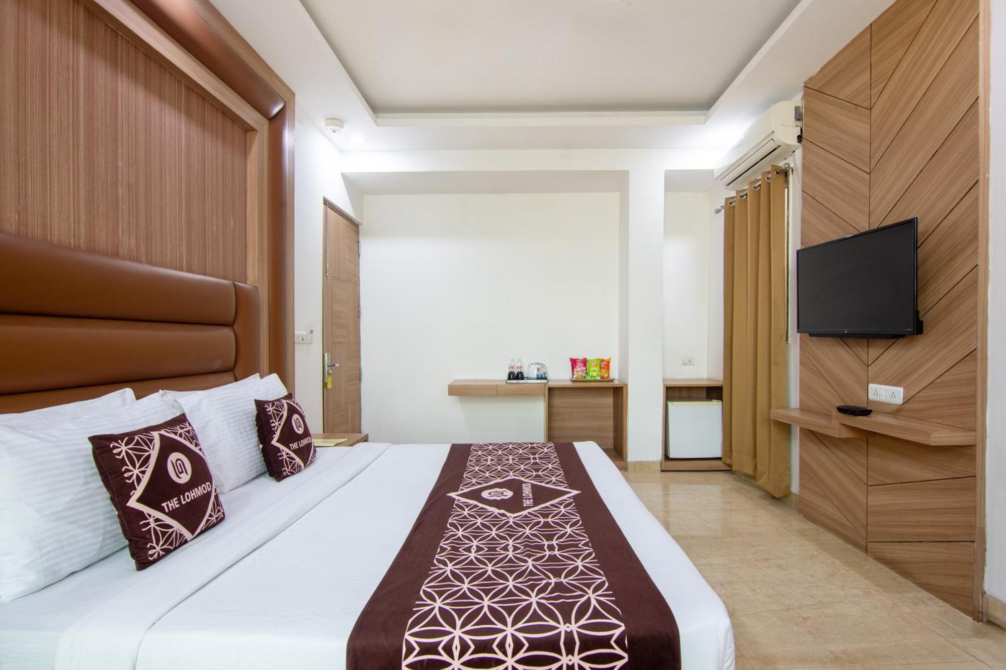 Hotel Lohmod At National Highway 8 - Free Airport Transffer ニューデリー エクステリア 写真