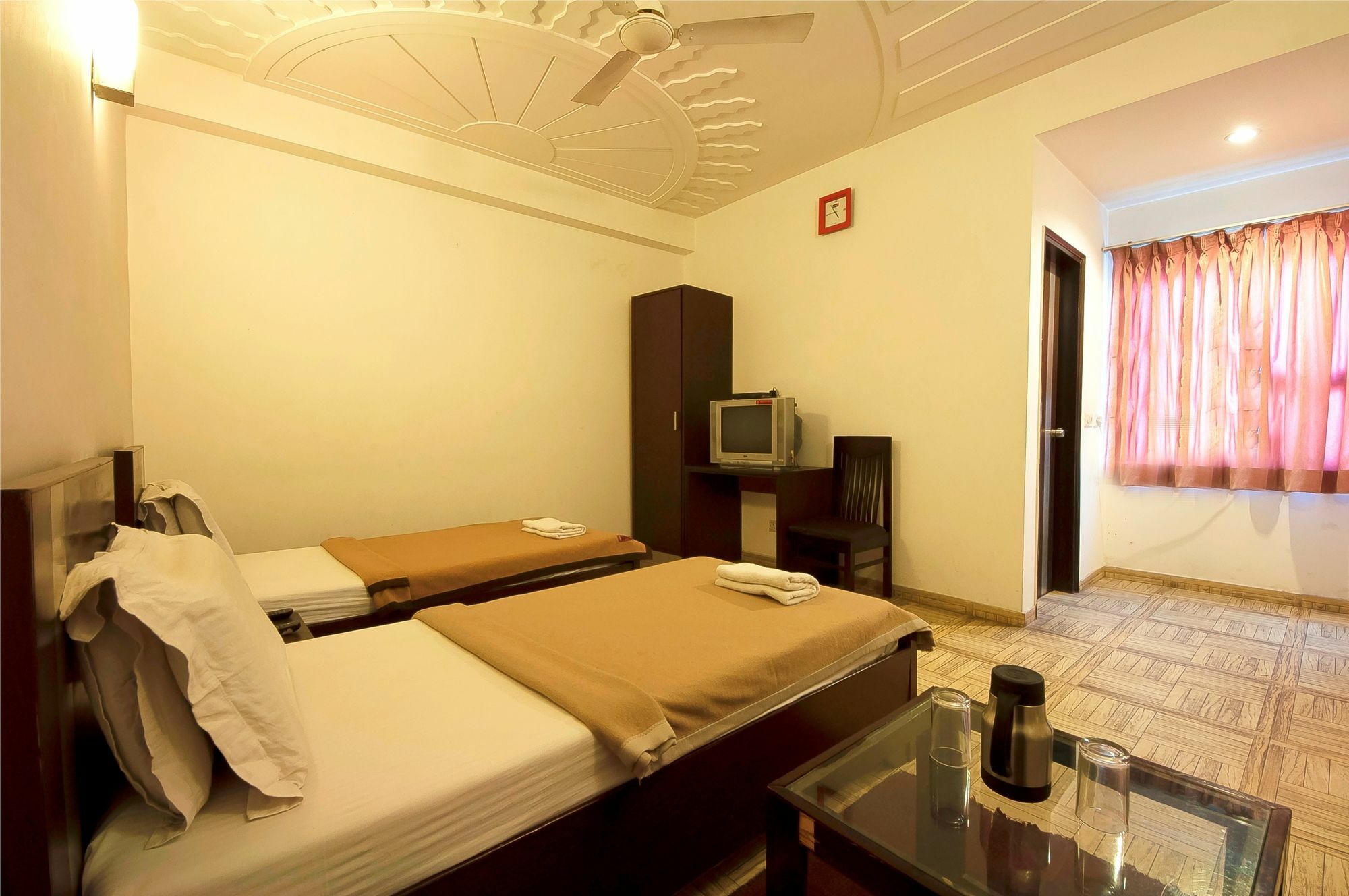Hotel Lohmod At National Highway 8 - Free Airport Transffer ニューデリー エクステリア 写真